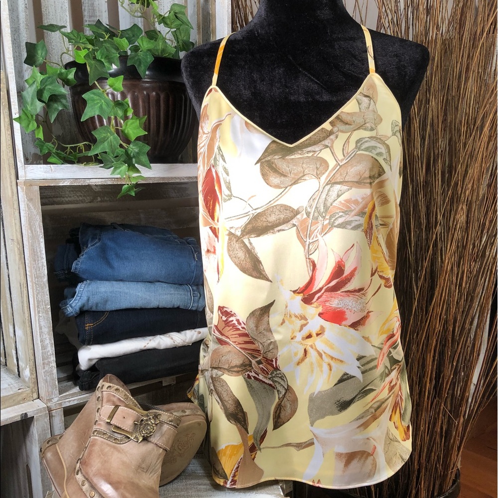 NWOT White House Black Market Tropical Cami xsmall